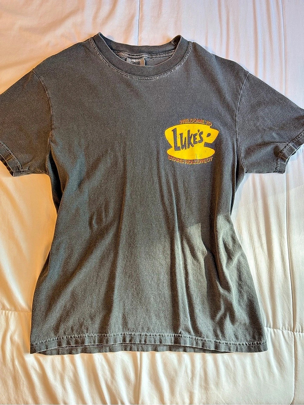 Luke's Stars Hollow Retro Stressed Styled Graphic Tee Unisex Medium